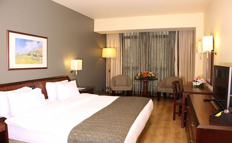 Le Commodore Hotel Beirut Luaran gambar