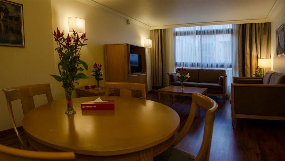 Le Commodore Hotel Beirut Luaran gambar