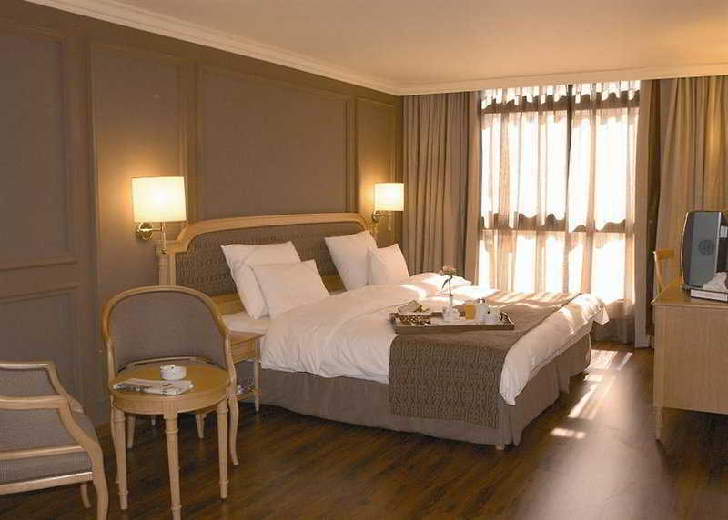 Le Commodore Hotel Beirut Bilik gambar