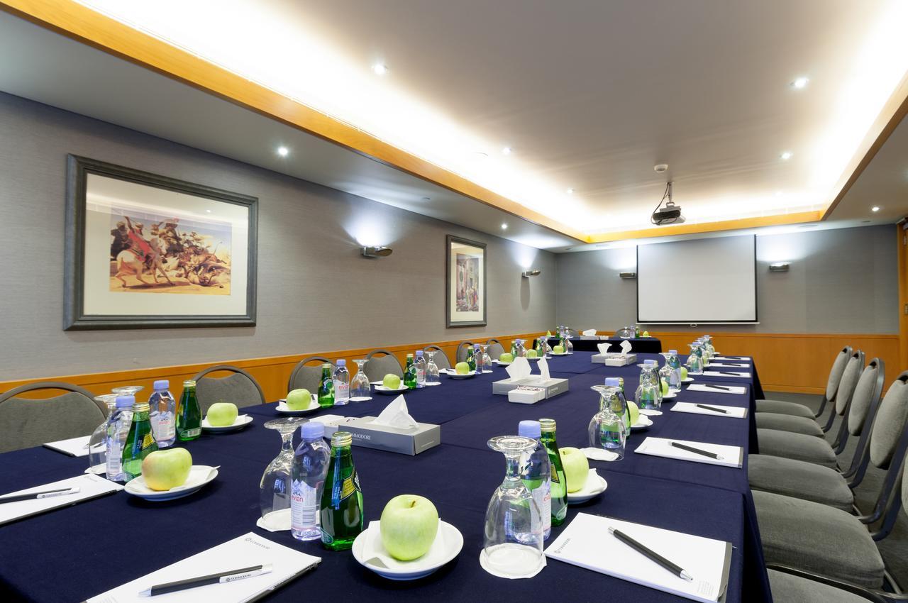 Le Commodore Hotel Beirut Luaran gambar