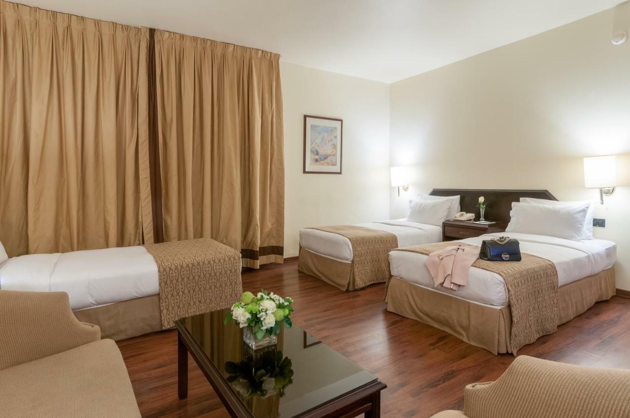Le Commodore Hotel Beirut Luaran gambar
